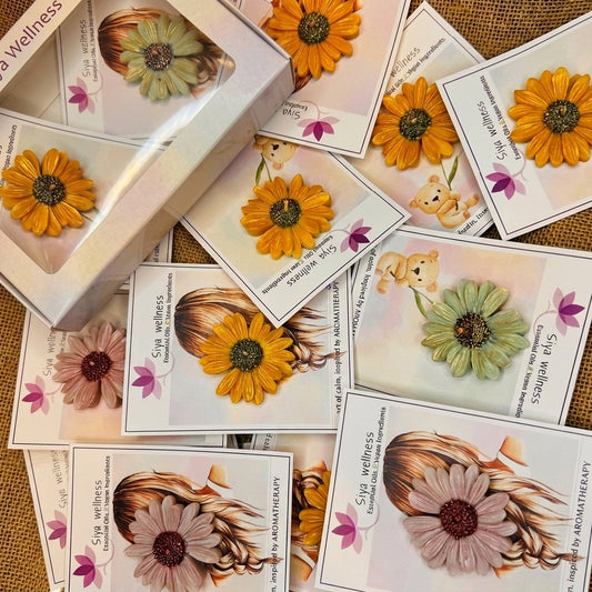 Decorative daisy flower candles by Siya Wellness, handcrafted aromatherapy wax melts for gifting, home decor, and wellness hampers