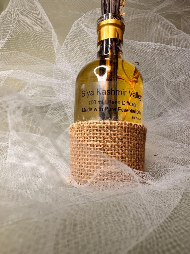 sandalwood essential oil reed diffuser for rich calm environment