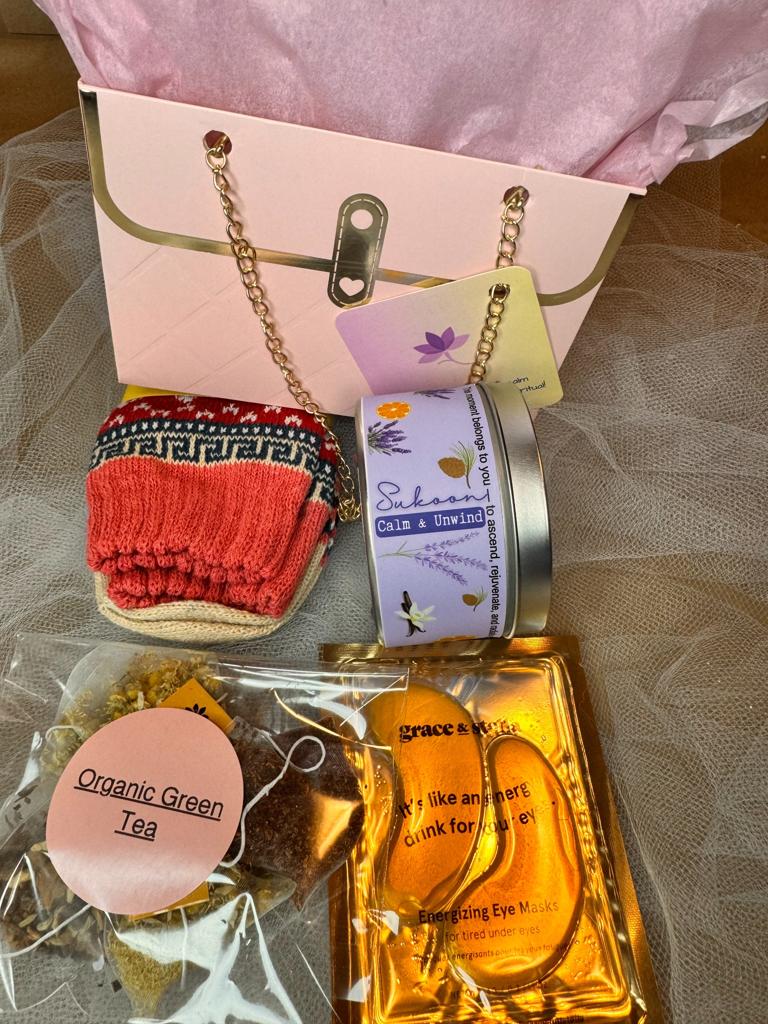 girls night gifts for all girlfriends from siya wellness Siya Wellness Rachna custom studio made to order candles and aromatherapy gifts personalized for weddings events and gifting handcrafted in Ottawa