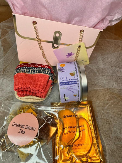 girls night gifts for all girlfriends from siya wellness Siya Wellness Rachna custom studio made to order candles and aromatherapy gifts personalized for weddings events and gifting handcrafted in Ottawa